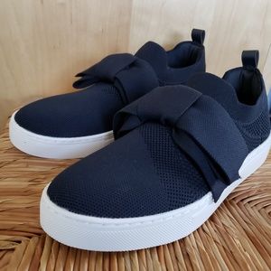 Bandolino Bow Sneakers Size 7.5 NEW!
